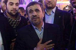 احمدی نژاد به چی معترضه؟ به اینکه نتونسته بیشتر دزدی کنه؟
