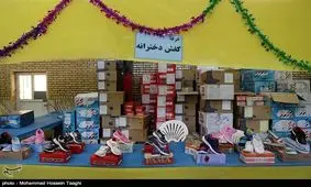 توزیع هدایای مقام معظم رهبری در مدارس کردستان