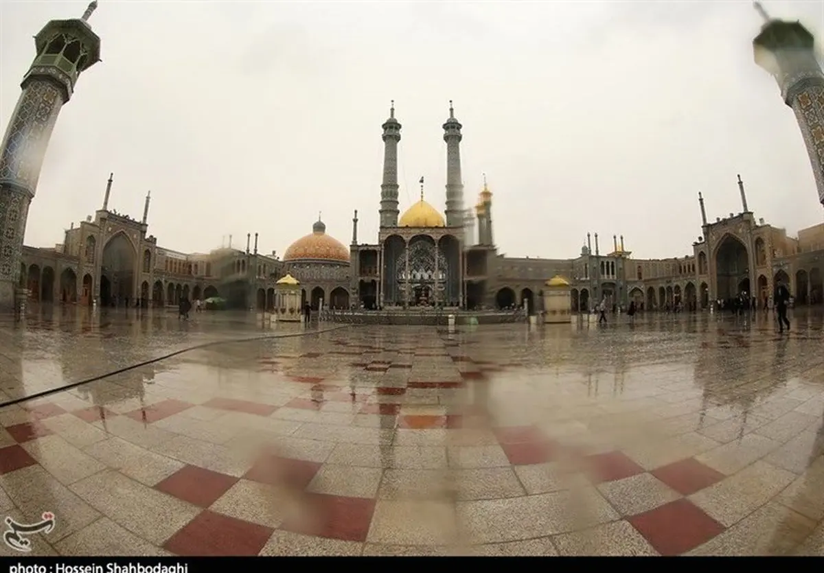 روز بارانی در حرم حضرت معصومه(س) به روایت تصویر