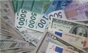 آغاز سیر نزولی دلار در بازار