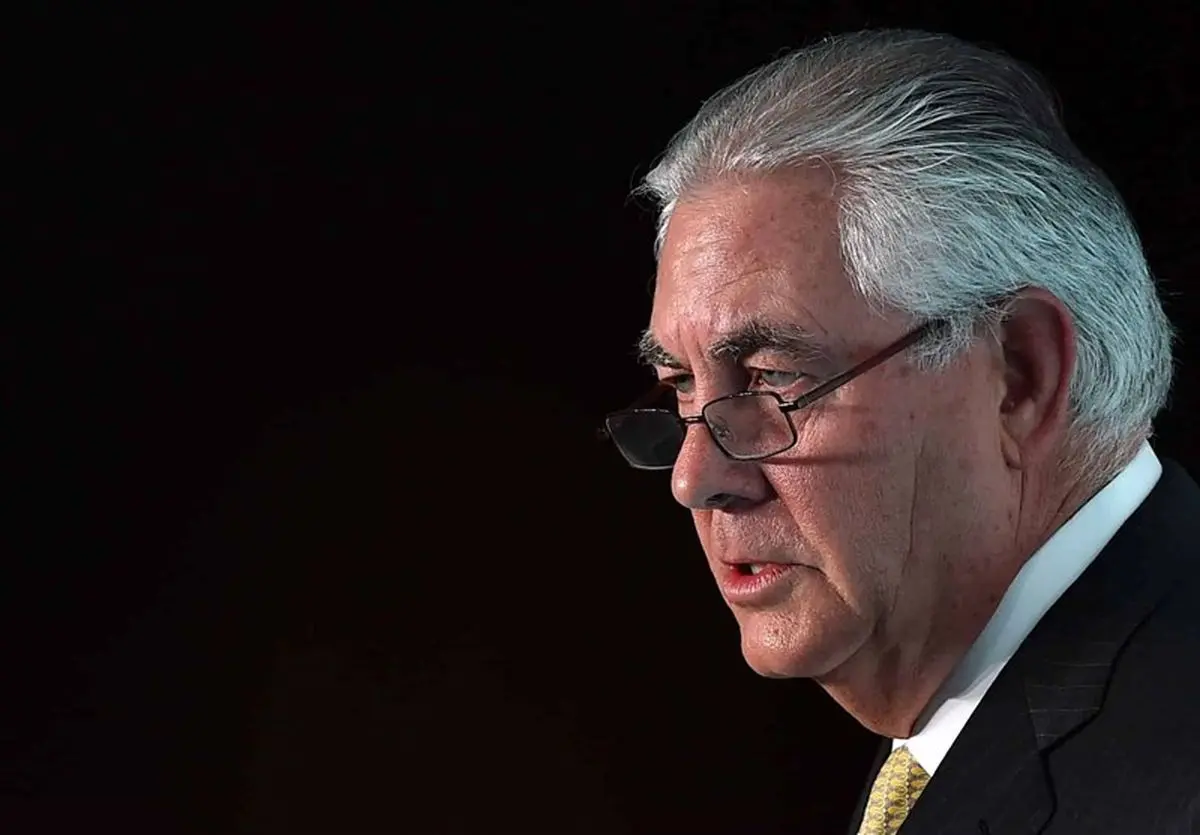 همکاری تجاری وزیر خارجه آینده آمریکا با ایران در دوران ریاست بر اکسون موبیل