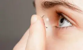 لنزهای تماسی خود تیره شونده از سال آینده میلادی راهی بازار می شوند