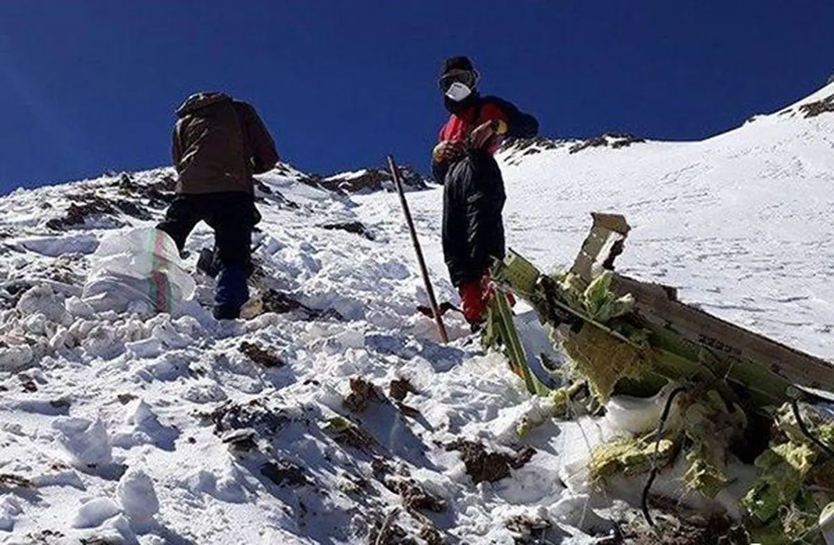 پیکر‌های خلبان و کمک خلبان ATR در دنا پیدا شد/ پیکر‌ها هنوز شرایط تحویل به خانواده‌ها را ندارند / از ۸ مسافر هواپیمای تهران - یاسوج، تاکنون هیچ بافت انسانی پیدا نشده