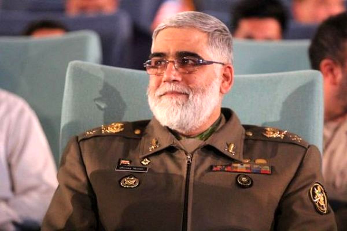 چرا امام (ره) با انحلال ارتش مخالف بود؟/ روایتی از استعفای فرماندهان لشکر با روی کارآمدن صیاد شیرازی