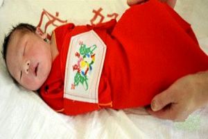 نوزاد چینی ۴ سال پس از مرگ پدر و مادرش متولد شد
