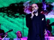 همخوانی تماشایی یک زن در کنسرت حامی وایرال شد/ ویدئو