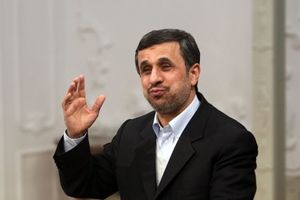 احمدی نژاد همین قدر نمک نشناس، وقیح و ریاکار!