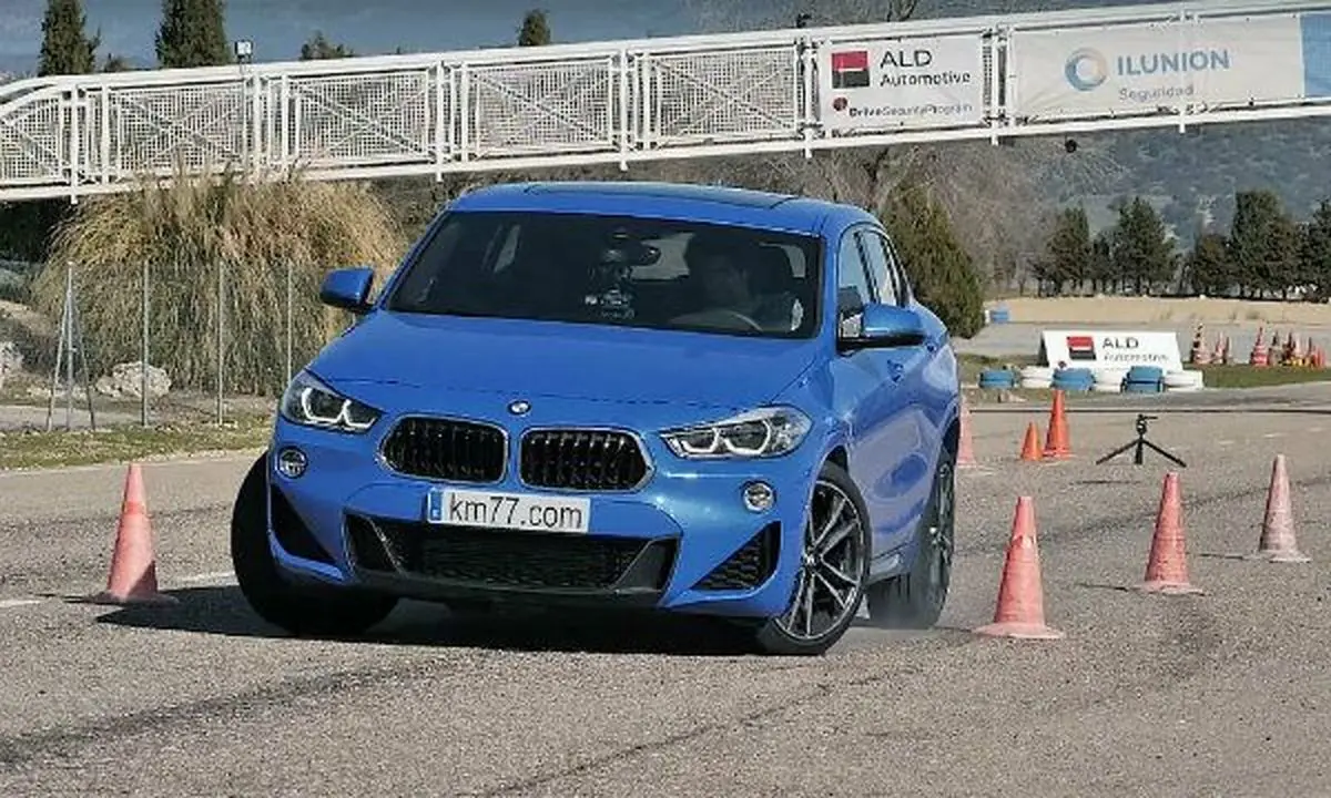 عملکرد خوب شاسی بلند ب ام و X2 در تست گوزن علی رغم کم فرمانی