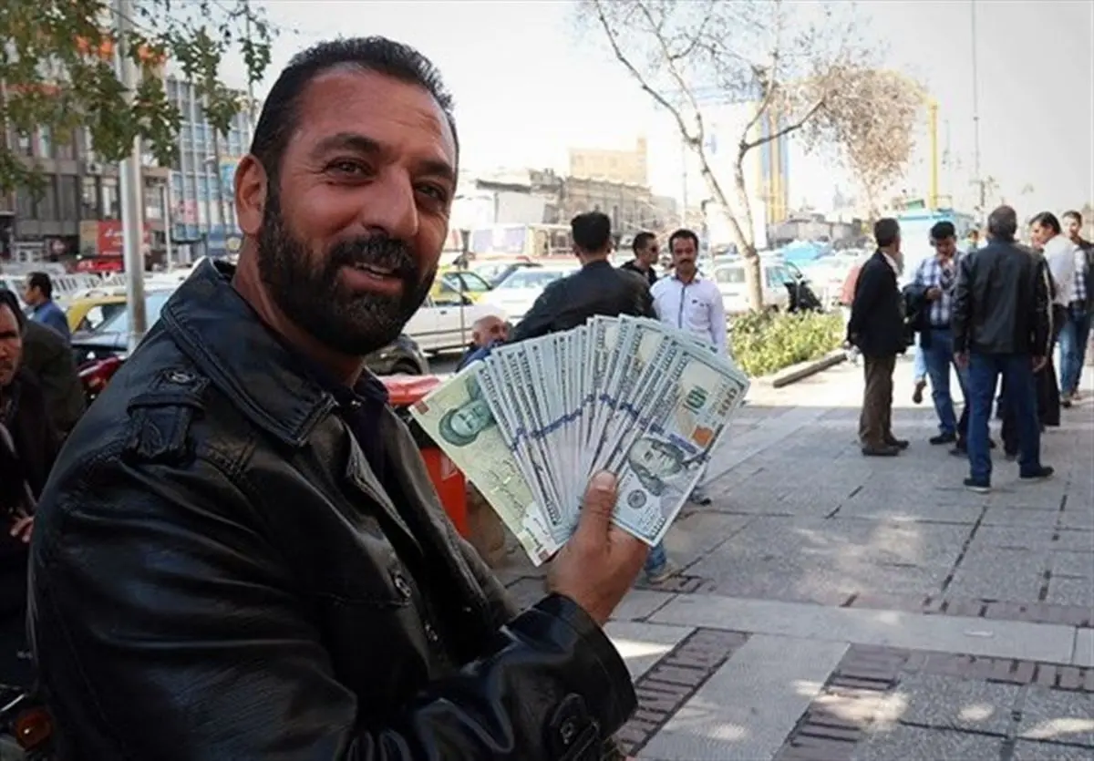 ارز مسافرتی ۵۴۰۰ تومانی/ فقط یورو پرداخت می‌شود