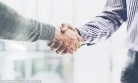 افرادی که محکم دست می‌دهند ذهن سالم‌تری دارند