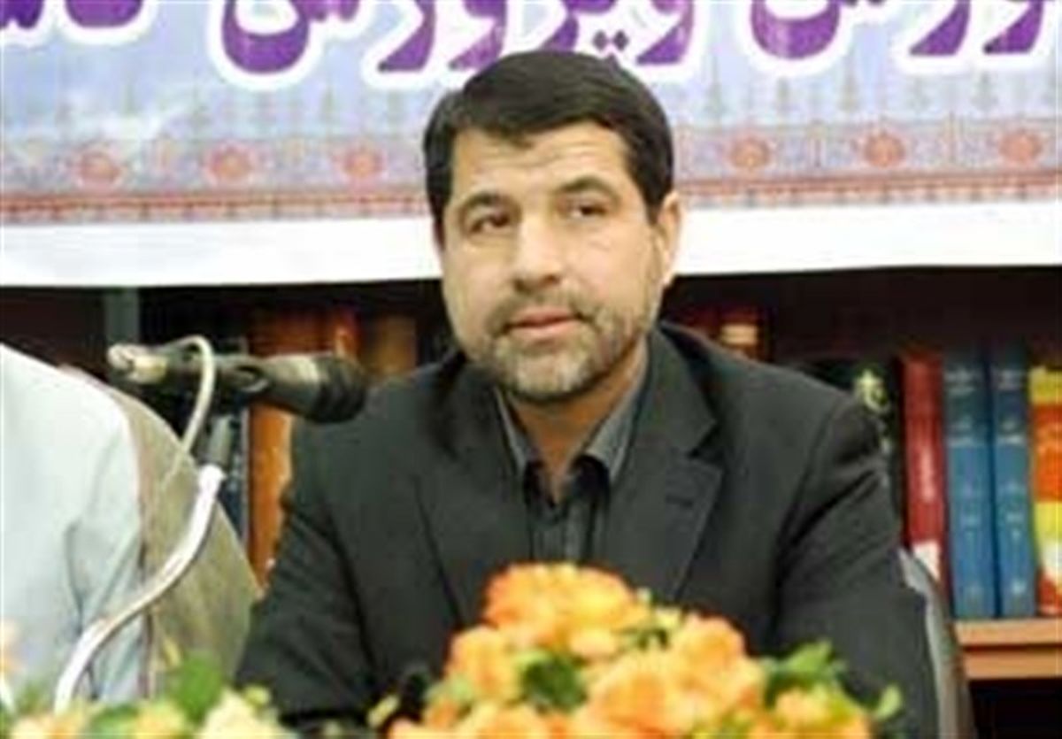 کرسیهای آزاد اندیشی در مدارس کاشان در اولویت قرار بگیرد