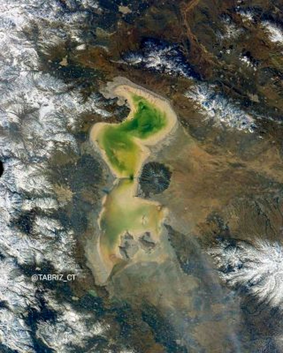 تصویر هوایی از وضعیت این روزهای دریاچه ارومیه