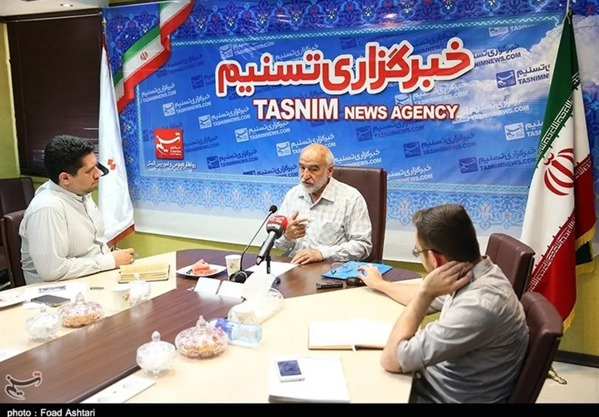 طراحی آرم سپاه چگونه انجام شد؟/ اولین سخنگوی سپاه: تمجید امام از روحیه ساده‌زیستی آیت الله خامنه‌ای