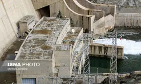 حجم سد زاینده‌رود به سختی به پاییز می‌رسد