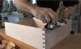 تولید روبات نجار برای مونتاژ 8 دقیقه‌ای مبل