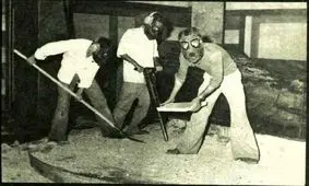 خلخالی درباره جسد رضاشاه چه گفت؟ + عکس