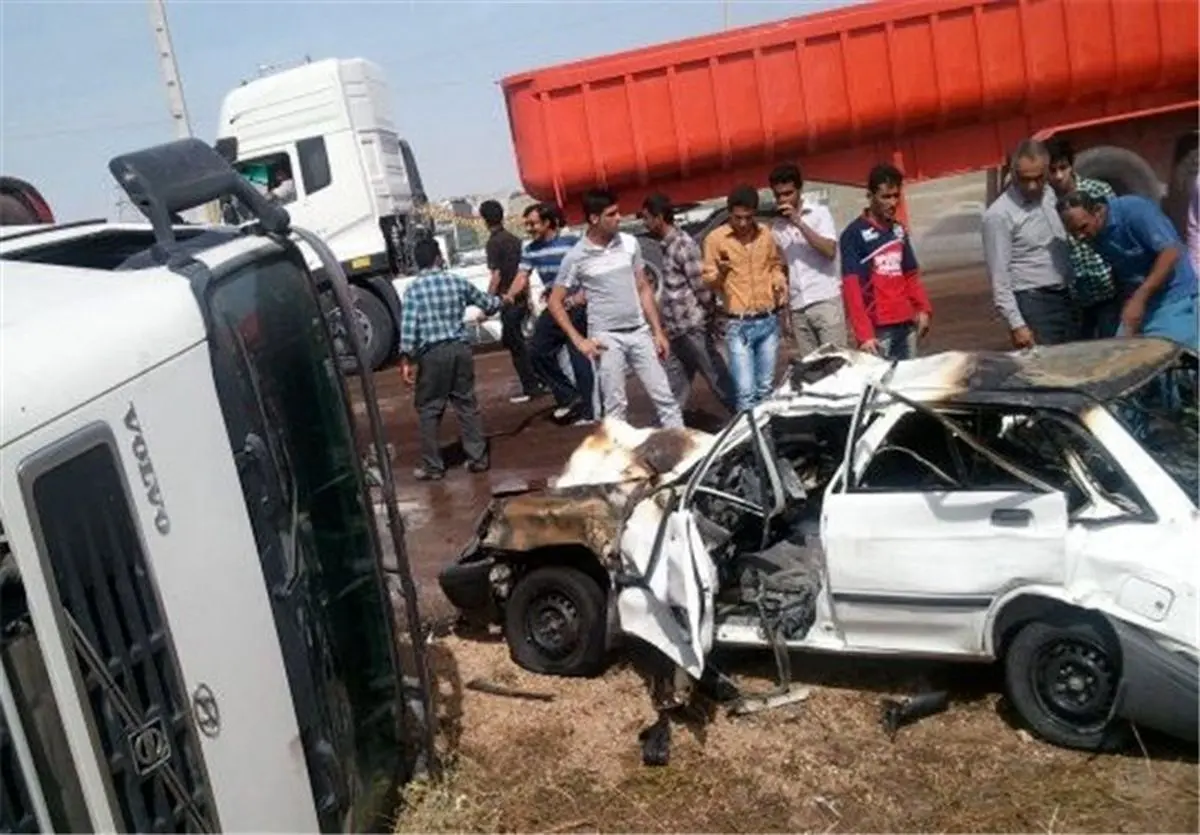 برخورد تریلر با عابرین پیاده ۲ کشته و یک مصدوم بر جای گذاشت