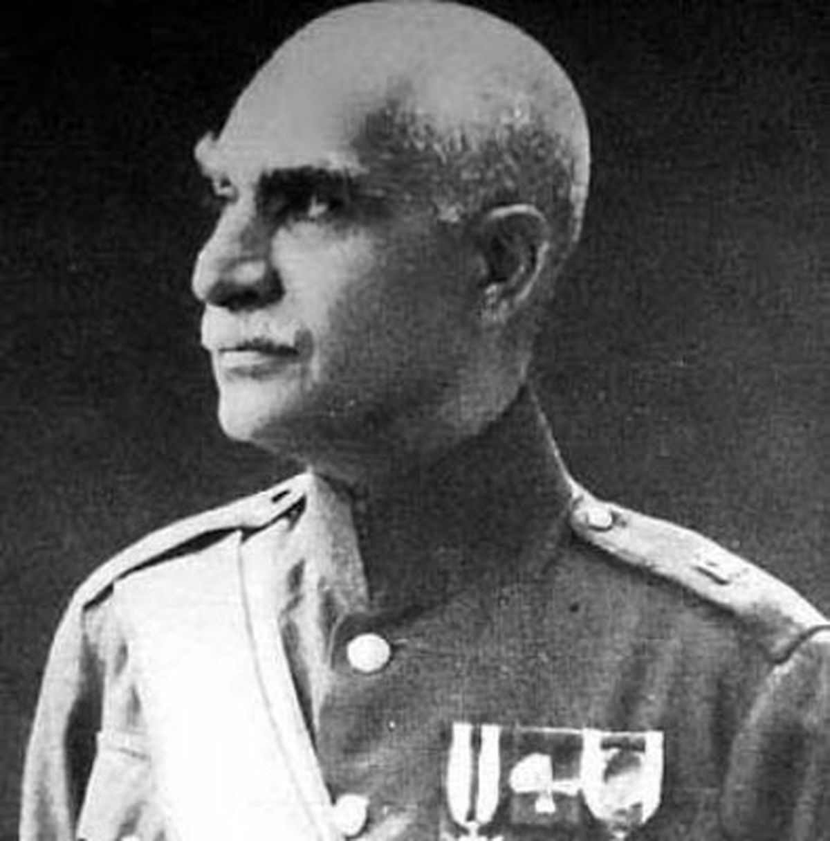 جسدی از رضاشاه در ایران وجود ندارد/ محمدرضا پیکر پدرش را به مصر منتقل کرد