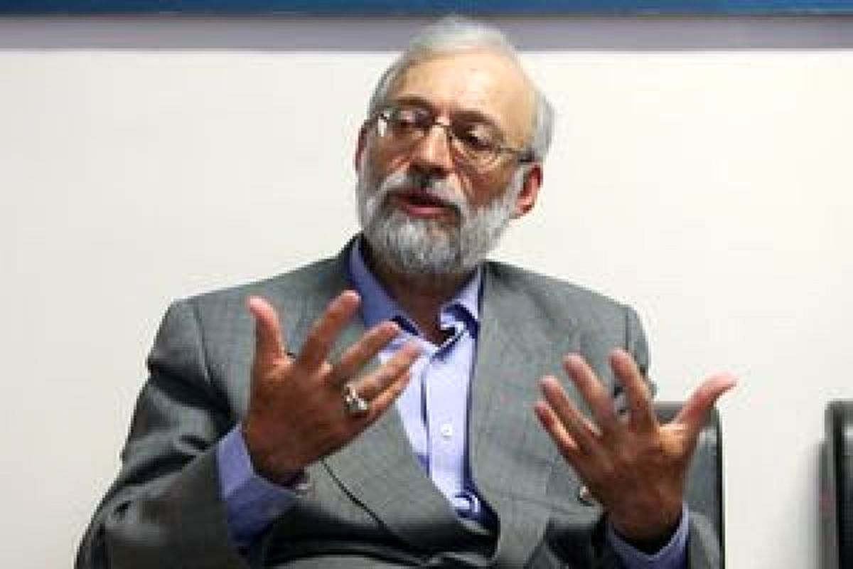انتقاد شدید محمد جواد لاریجانی از روحانی/وی رفتارهای احمدی نژادی می کند