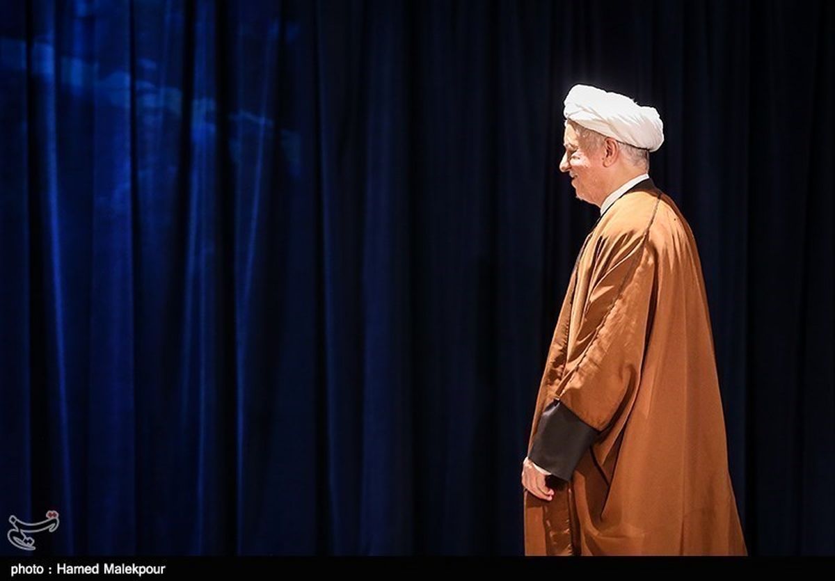 آیتالله هاشمی در تصمیمگیریها طبق معیارهای رهبری و نظام اسلامی حرکت میکرد