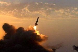 انصارالله ۸ موشک بالستیک به اهداف اقتصادی و حیاتی در منطقه جیزان شلیک کرد