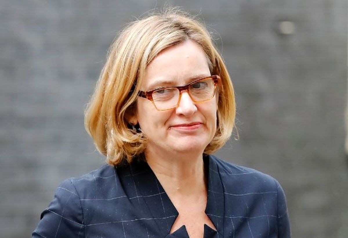 استعفای وزیر کشور انگلیس به دلیل پنهان‌کاری در سیاست‌های مهاجرتی