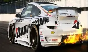 فیلم/ هیچ وقت پشت یه ماشین اسپرت تقویت شده نایستید