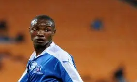 صاعقه جان بازیکن را در زمین فوتبال گرفت