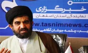 مصوبه دولت درباره افزایش حقوق کارمندان مغایر مصوبه مجلس است
