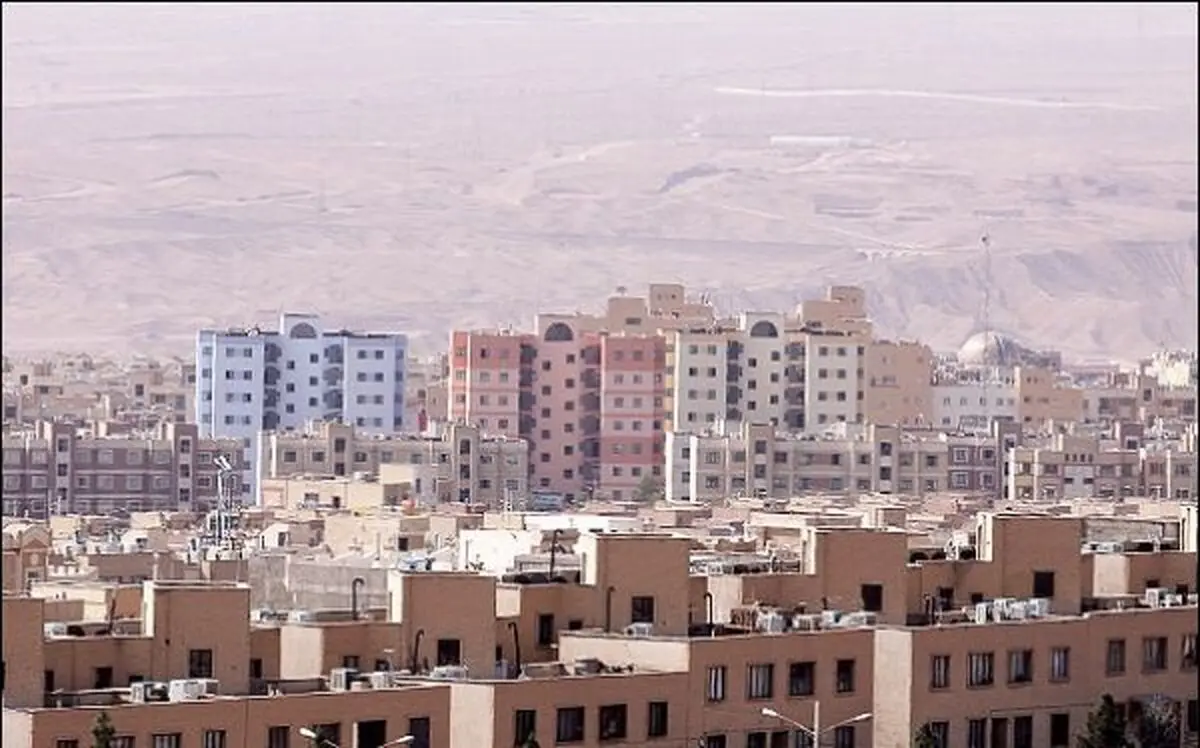 در هر خانه چند نفر زندگی می‌کنند؟