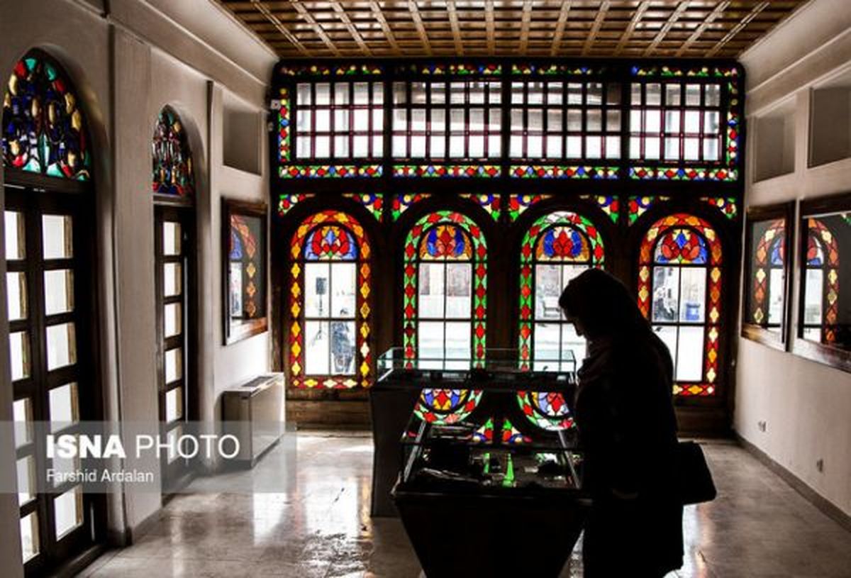 نیاز معماران ایرانی به جامعه‌ای با شیشه‌های رنگارنگ