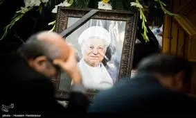 مراسم تشییع آیت‌الله هاشمی رفسنجانی نشانه وفاداری همگانی به انقلاب است