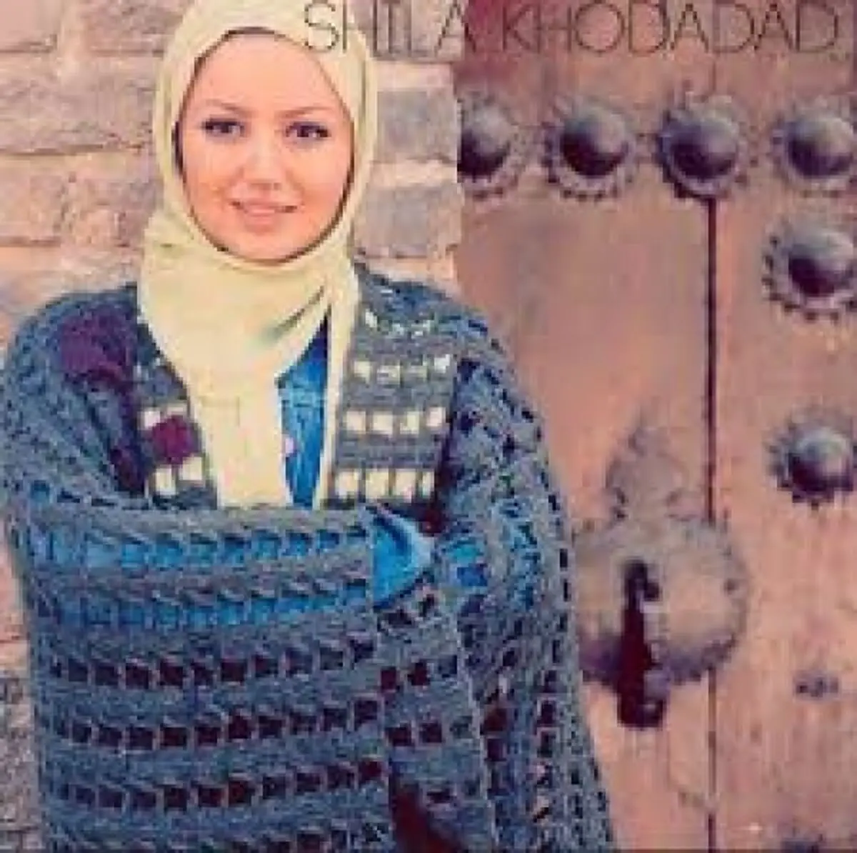 «شیلا خداداد» و همسر پزشکش در نمایشگاه کتاب + عکس
