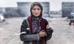 پوشش عجیب خانم بازیگر دیشب در یک مراسم + عکس