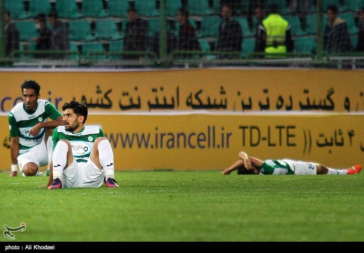 ذوبآهن و سیاهجامگان با تساوی راهی رختکن شدند