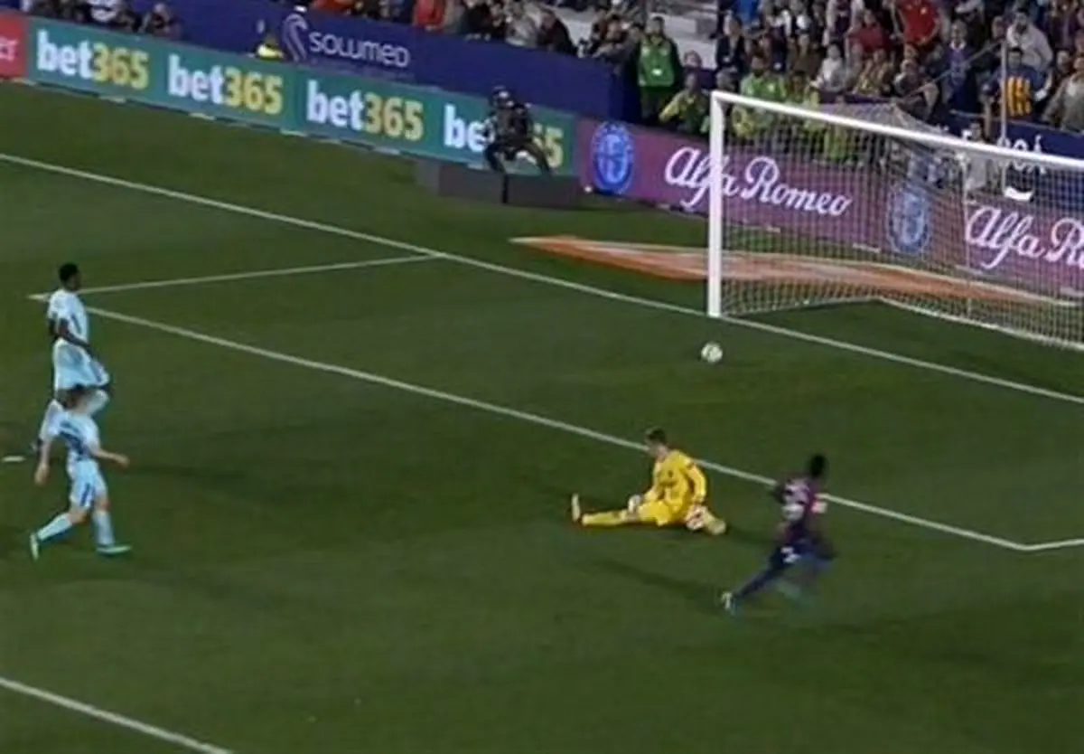 لالیگا|پایان رویای فصل بدون شکست بارسلونا در رالی گل لوانته