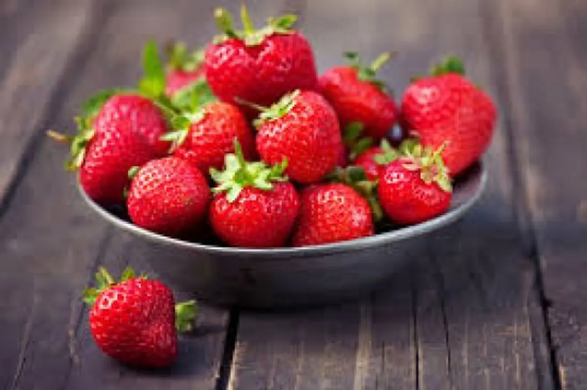 خواص شگفت‌انگیز توت فرنگی برای پوست