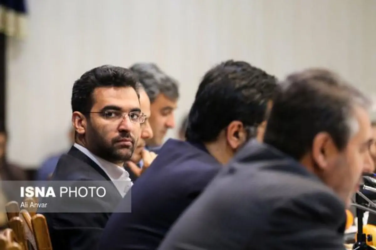 وزیر ارتباطات: عملیات روانی یک پیام‌رسان به نفع کشور نیست