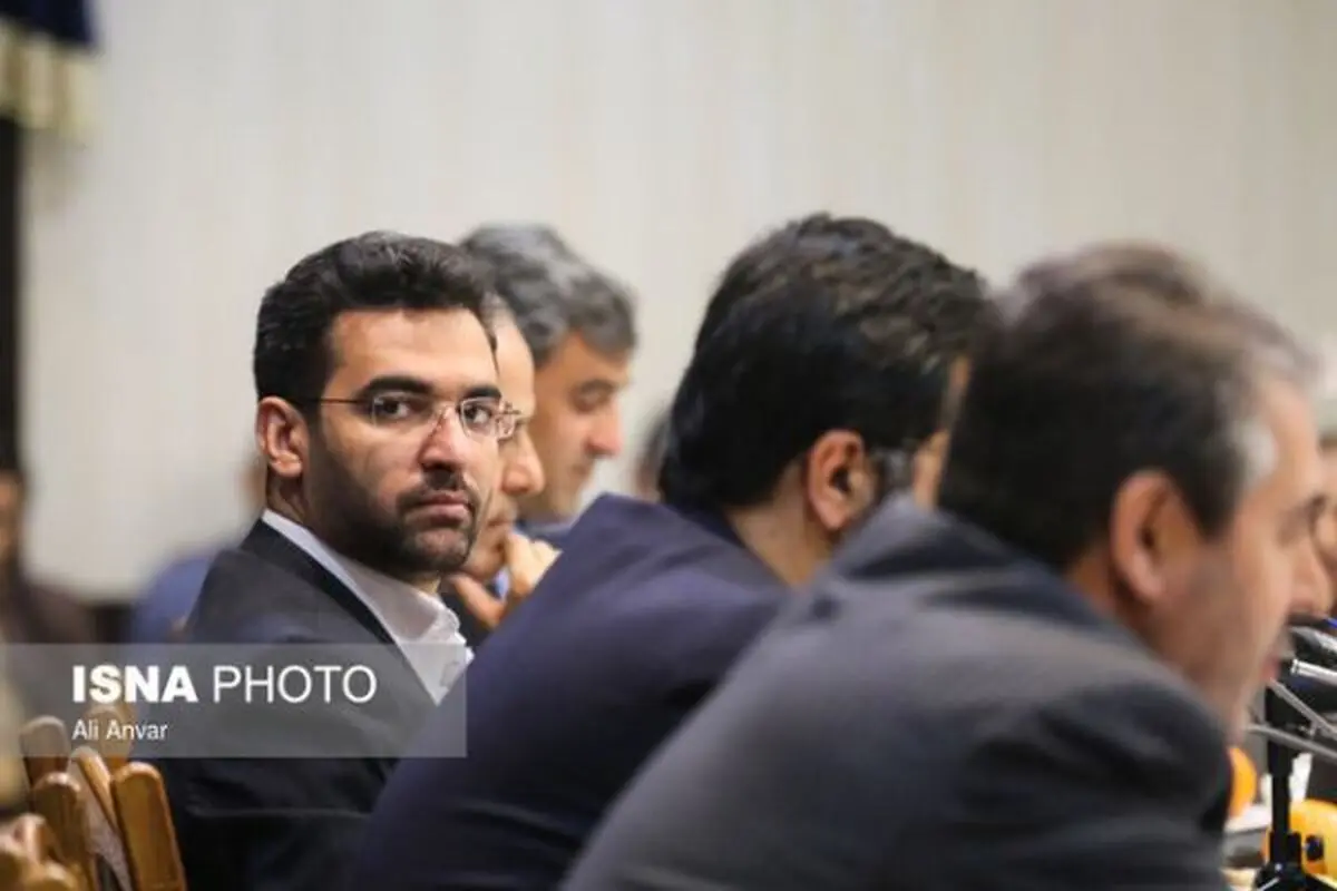 وزیر ارتباطات: عملیات روانی یک پیام‌رسان به نفع کشور نیست