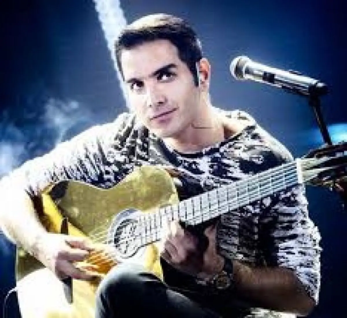 جشن تولد خواننده معروف در برج میلاد