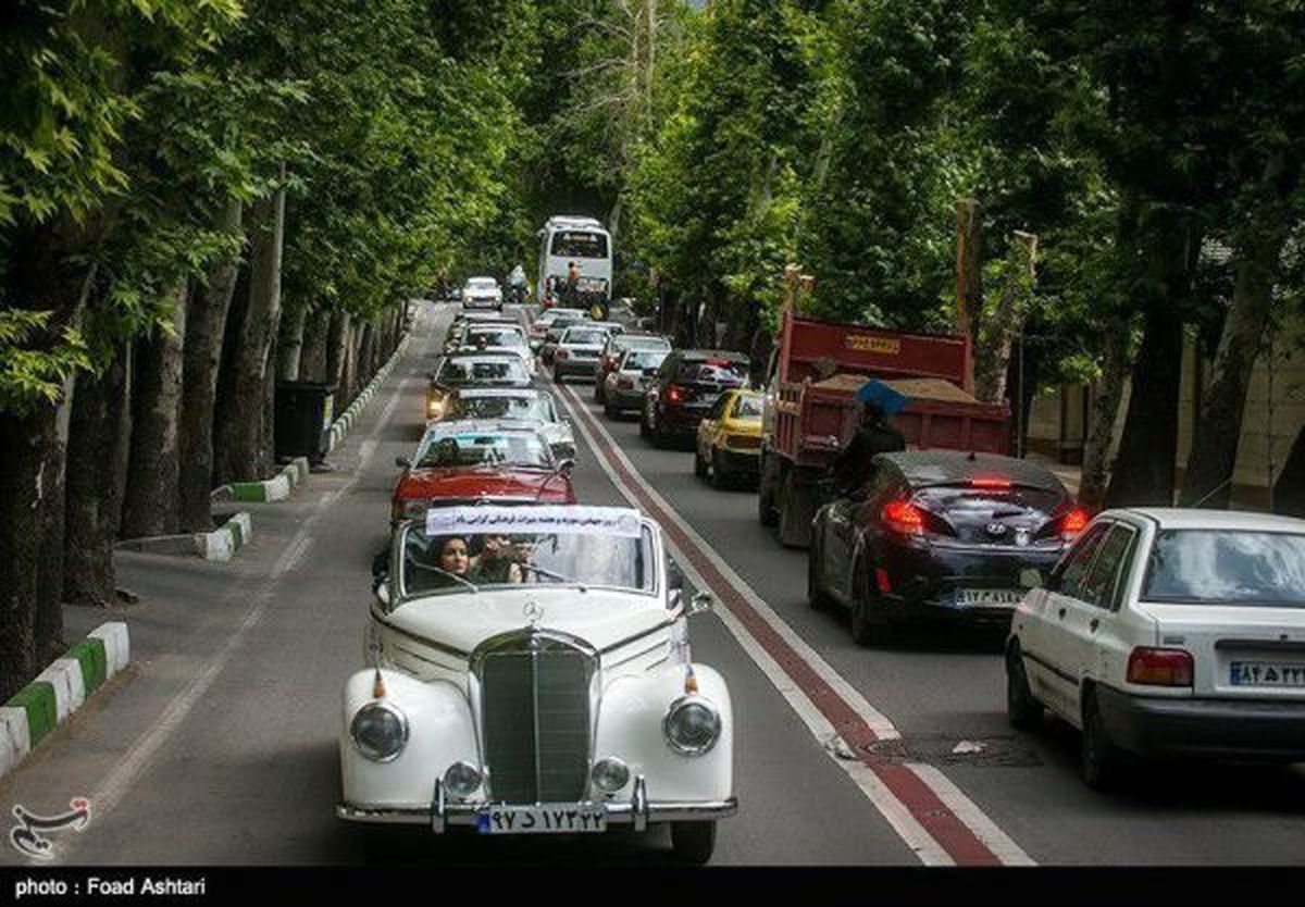 رژه خودروهاي كلاسيك در تهران