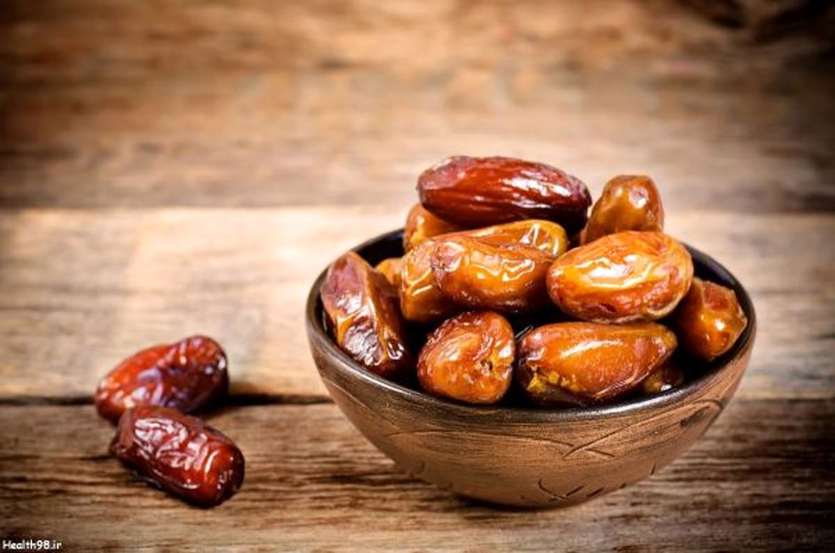 چرا هنگام افطار باید خرما بخوریم؟