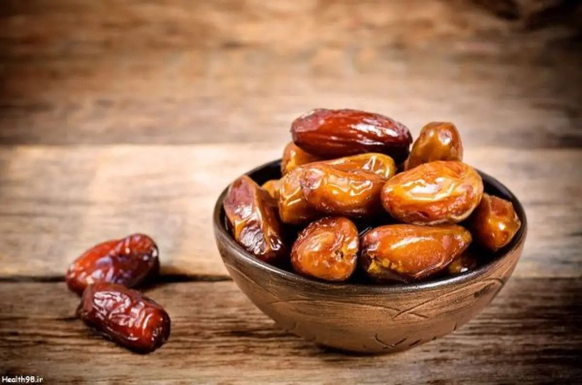 چرا هنگام افطار باید خرما بخوریم؟