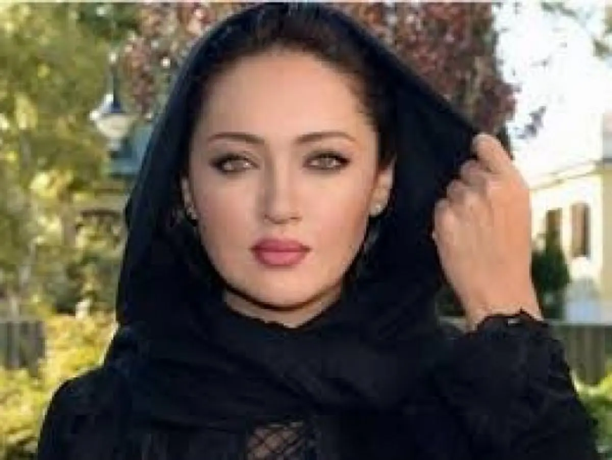 تیپ «نیکی کریمی» دیشب در فرش قرمز کن