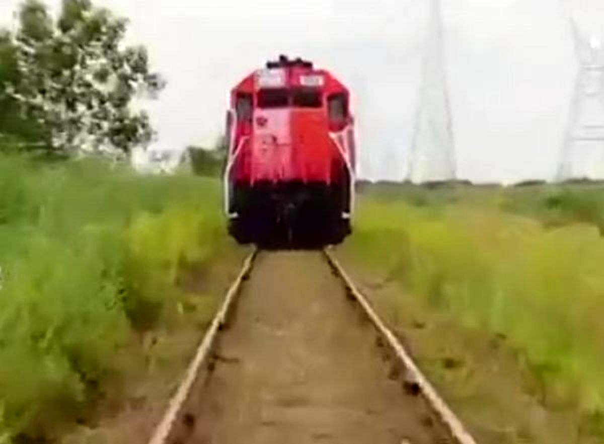 دوربین مخفی عالی گیر کردن روی ریل راه آهن