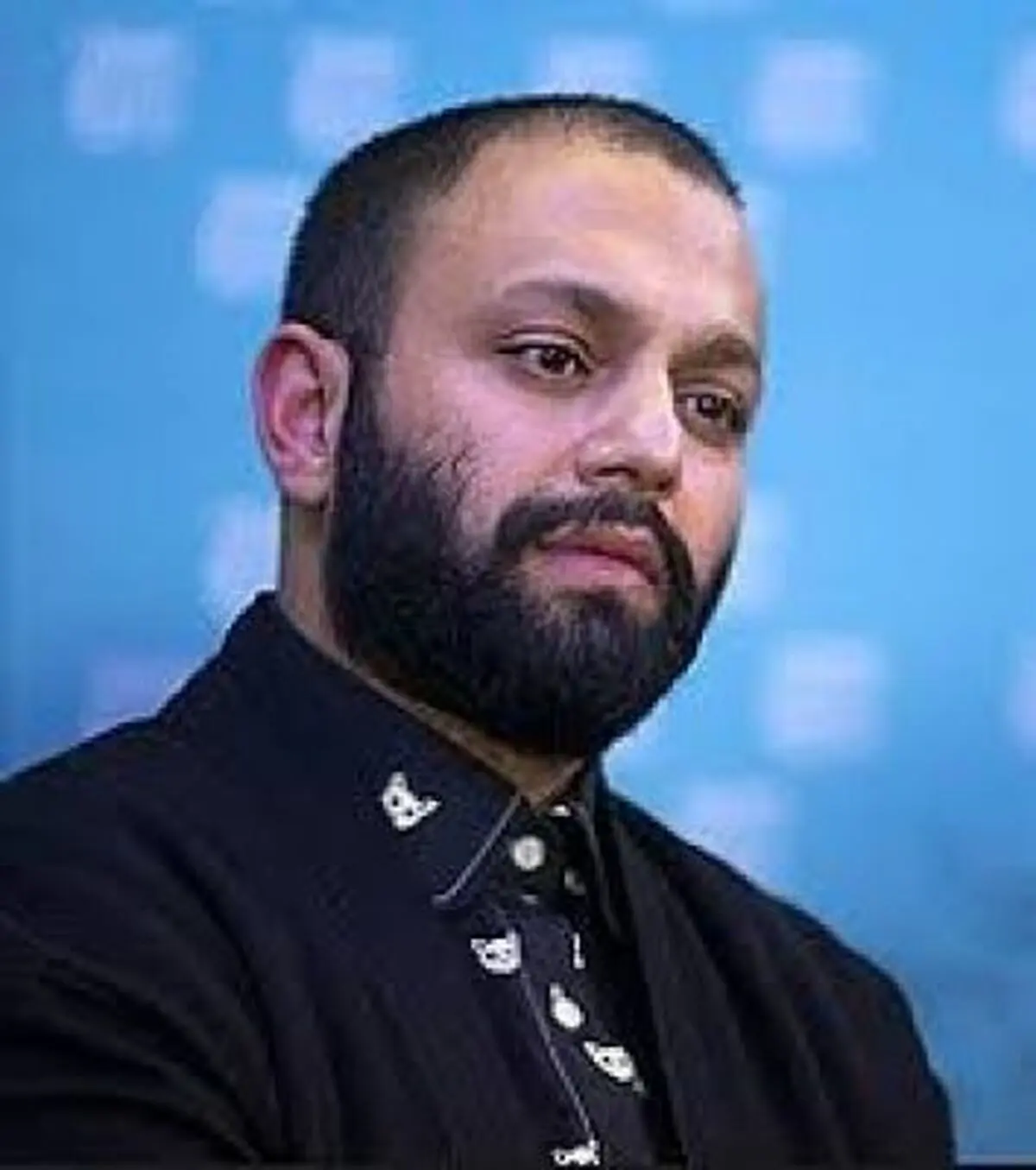 لباس گلدار «صابر ابر» سوژه شد!