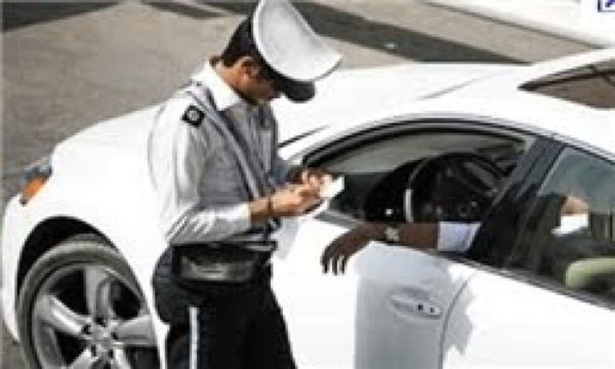 جریمه صدهزارتومانی و 3 نمره منفی در صورت استفاده از تلفن همراه حین رانندگی