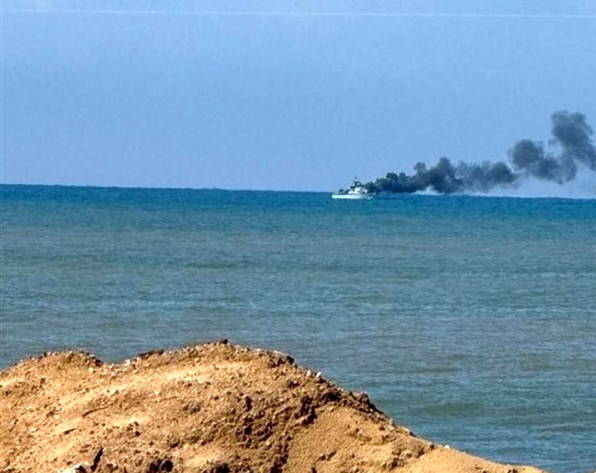 آتش گرفتن کشتی نیروی دریایی اسرائیل در مقابل ساحل نهاریا

