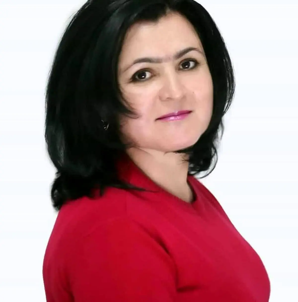 شعر حماسی شاعر زن مشهور تاجیکستان برای ایران/ دلیران بانام ایران سپاه ...