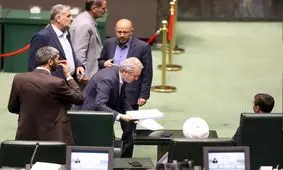 تعداد امضاهای علنی شدن رأی‌گیری استیضاح وزیر صمت کافی نیست

